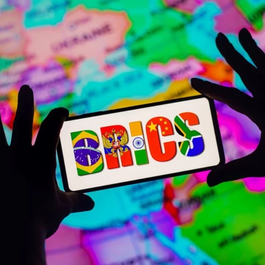 BRICS: Χτίζουν νέα δίκτυα πληρωμών