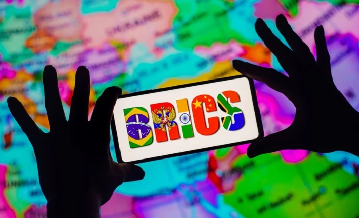 BRICS: Χτίζουν νέα δίκτυα πληρωμών