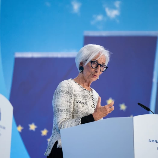 ΕΚΤ: Η Κριστίν Λαγκάρντ επιβεβαιώνει την αποχώρησή της το 2027 – Φουντώνουν τα σενάρια διαδοχής