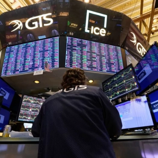 Wall Street: Πιέσεις από ομόλογα και πετρέλαιο – Η Oracle επιβαρύνει τον Nasdaq