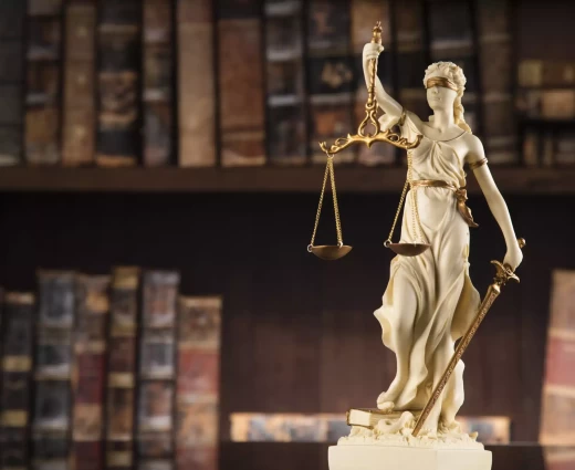 Οι δικηγόροι συμφωνούν με διαπιστώσεις Δημοσιονομικού Συμβουλίου – Ζητούν κεφάλαια και όραμα για δικαιοσύνη