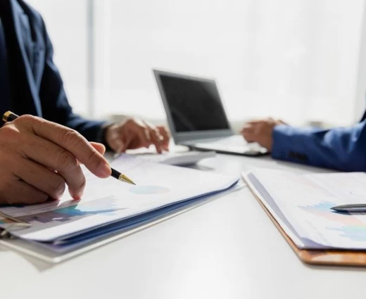 Το δίλημμα των CFOs: Επενδύσεις σε τεχνητή νοημοσύνη ή σε ανθρώπινο δυναμικό;
