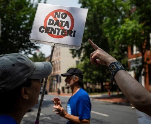 Big Tech: Η εξέγερση κατά των data centers και η μάχη για τις επενδύσεις δισεκατομμυρίων