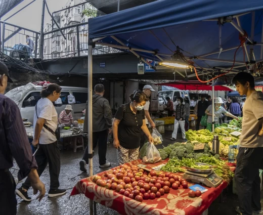 Κίνα: Αναζωπυρώθηκε ο πληθωρισμός στο 0,8% – Πιέσεις από ενέργεια, τρόφιμα και τσιπ