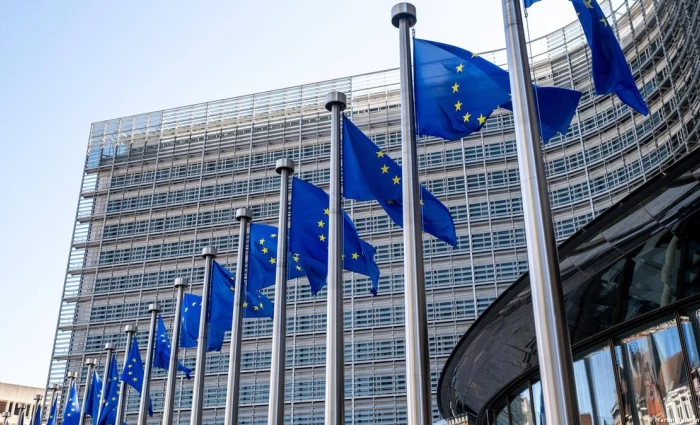 Νέα εργαλεία από την Κομισιόν για τη στεγαστική κρίση – Τι αλλάζει για τις βραχυχρόνιες μισθώσεις