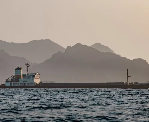 Ορμούζ: Έως και $20 εκατ. το πρόσθετο κόστος μίας διέλευσης πλοίου
