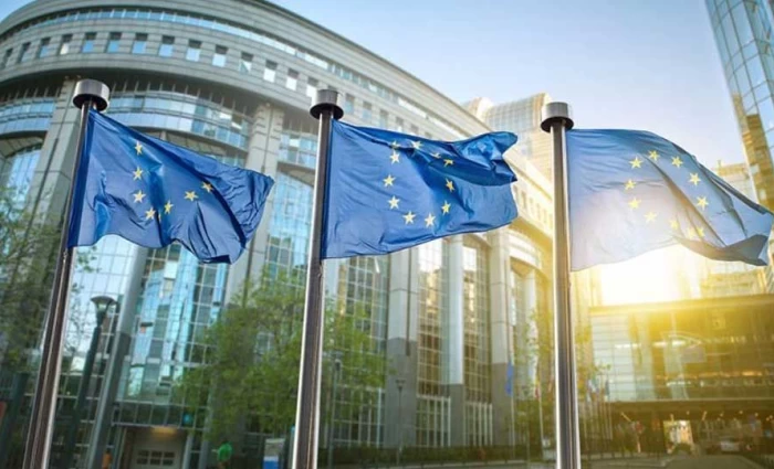 Δημόσιες συμβάσεις: Η Ε.Ε. αλλάζει τους κανόνες με «ευρωπαϊκή προτίμηση» και «φρένο» σε τρίτες χώρες