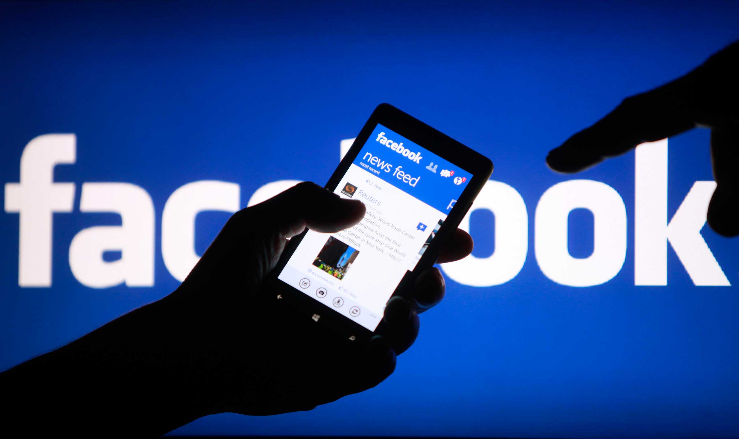 Το Facebook αύξησε χρήστες και διαφημίσεις παρά τα σκάνδαλα