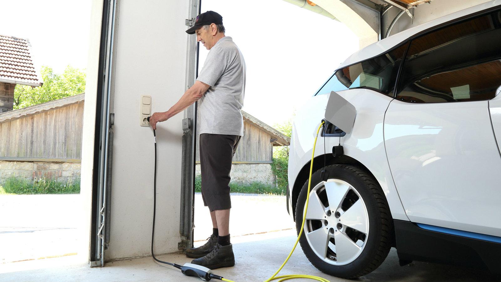 Εγκρίθηκαν χορηγίες €1,5 εκ. για συστήματα φόρτισης ηλεκτρικού αυτοκινήτου