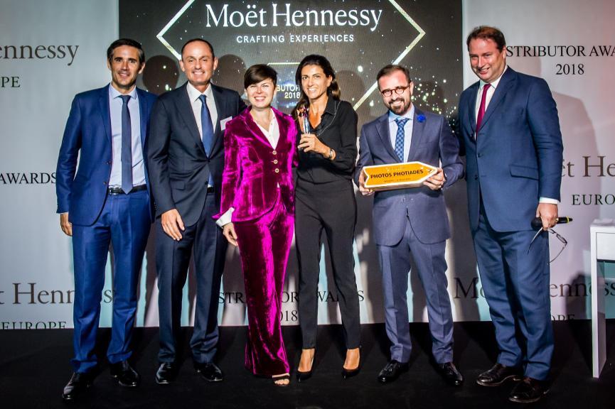 Η Moët Hennessy Louis Vuitton βραβεύει τη Φώτος Φωτιάδης Διανομείς | Economy Today