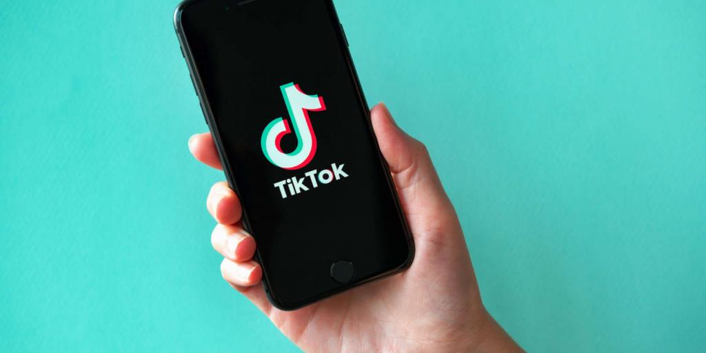 To Tik Tok ρίχνει στη μάχη το δικό του «Twitter» ενώ το Threads καταρρέει