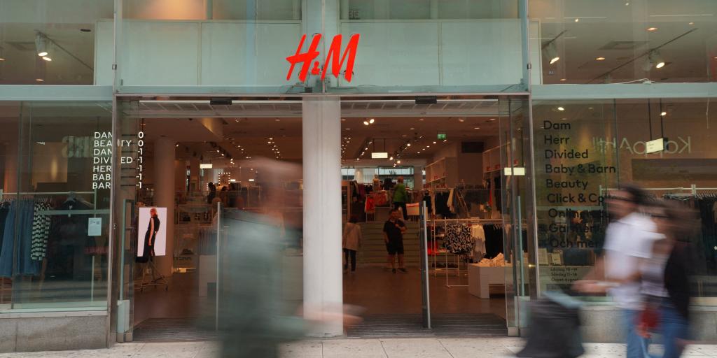 H&M: Εγκαταλείπουν τη Μιανμάρ μετά τις καταγγελίες για παραβιάσεις δικαιωμάτων εργαζομένων