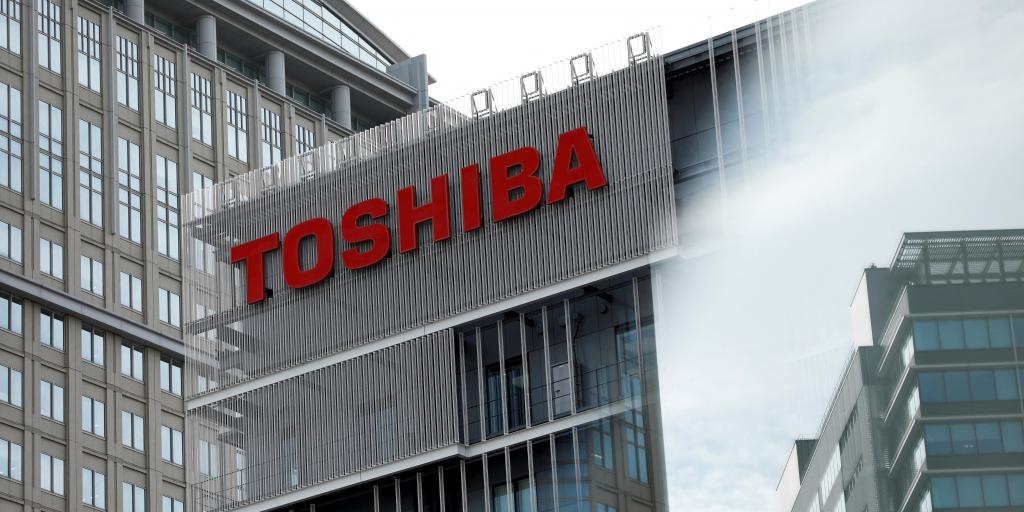 Toshiba: Τίτλοι τέλους στη χρηματιστηριακή ιστορία 74 ετών