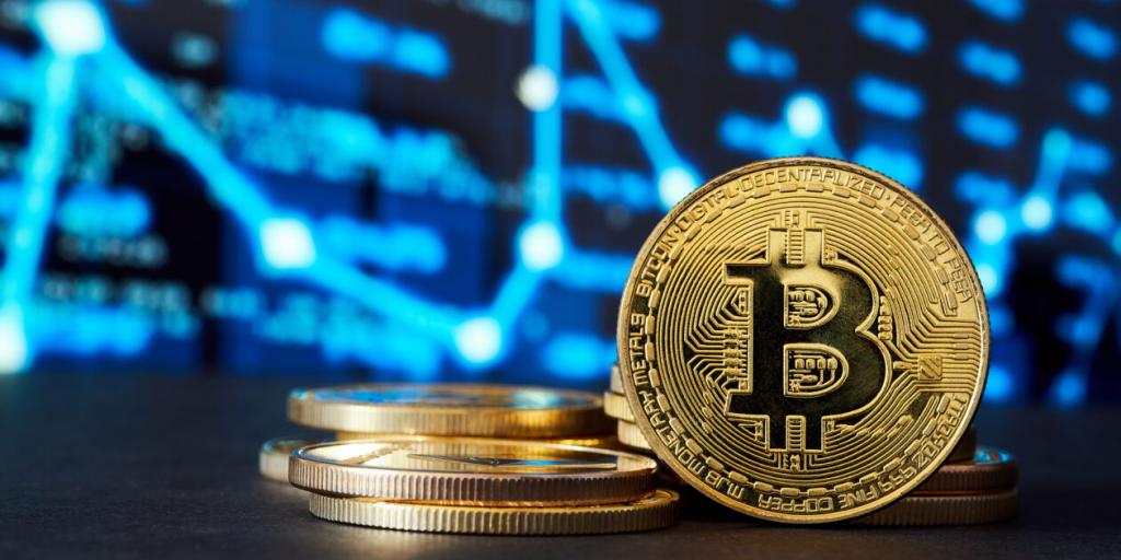 Bitcoin: Σε υψηλό έξι εβδομάδων και «κοιτάει» τα 30.000 δολάρια