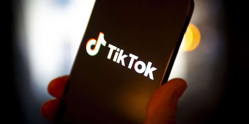 «Πόλεμος» κατά TikTok: Γιατί οι ΗΠΑ απειλούν να το απαγορεύσουν;