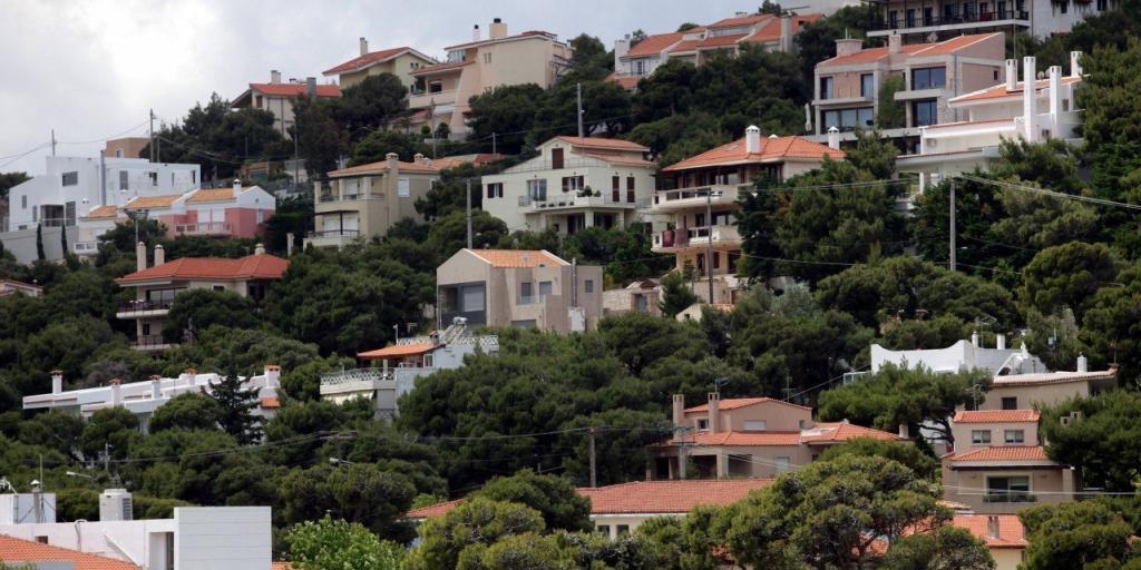 Πώς κλειδώθηκαν 3 στους 4 Έλληνες έξω από την αγορά κατοικίας