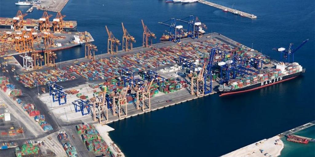 Σχεδόν 150.000 Containers έχασε ο Πειραιάς λόγω Χούθι