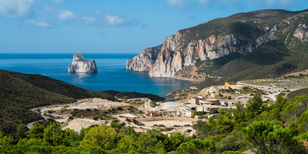 Το νησί της Μεσογείου που προσφέρει δωρεάν διαμονή στους πεζοπόρους