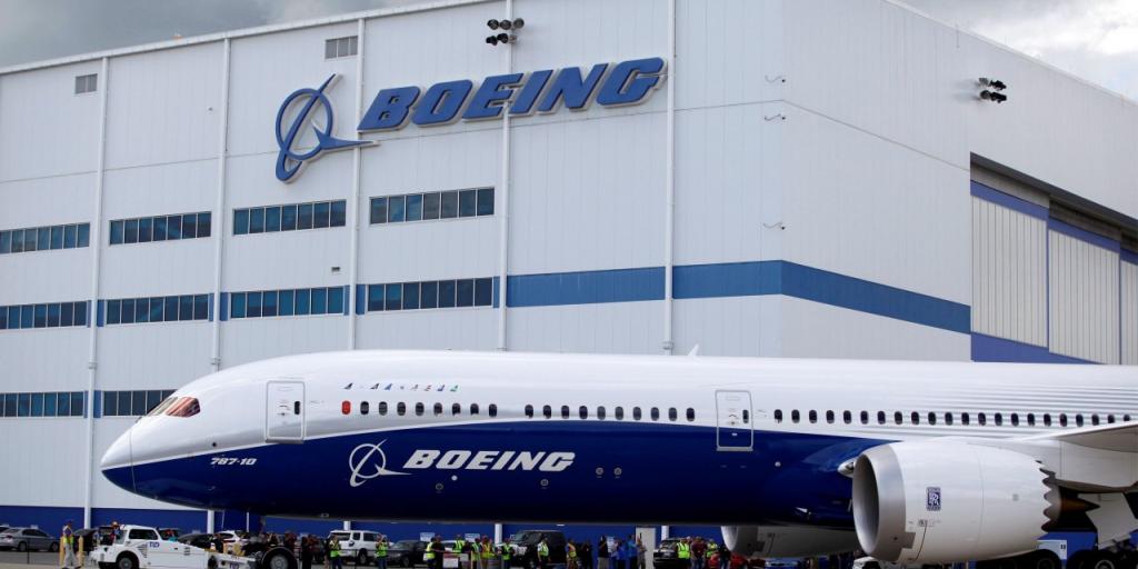 Ανώμαλη προσγείωση για Boeing: Στο μισό έπεσε ο ρυθμός παράδοσης νέων αεροσκαφών