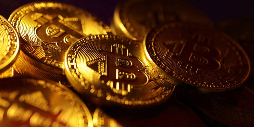 Εκτοξεύτηκε πάνω από τα 60.000 δολάρια το Bitcoin