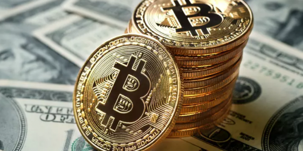 Υποχωρεί το δολάριο, κερδίζει το Bitcoin; Πώς Τραμπ και Πάουελ επηρεάζουν τις αγορές