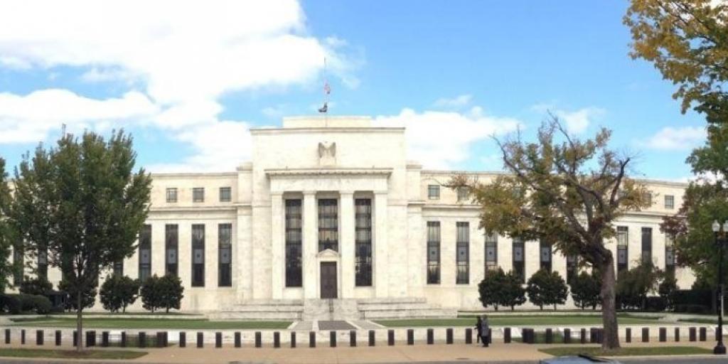 Fed: Αναμένεται να δώσει σήμα για μια πρώτη μείωση στα επιτόκια τον Σεπτέμβριο