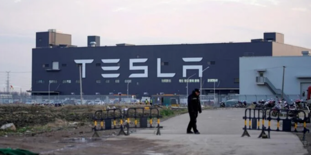 Κομισιόν: Μειώνονται οι δασμοί στα Tesla που εισάγονται από την Κίνα