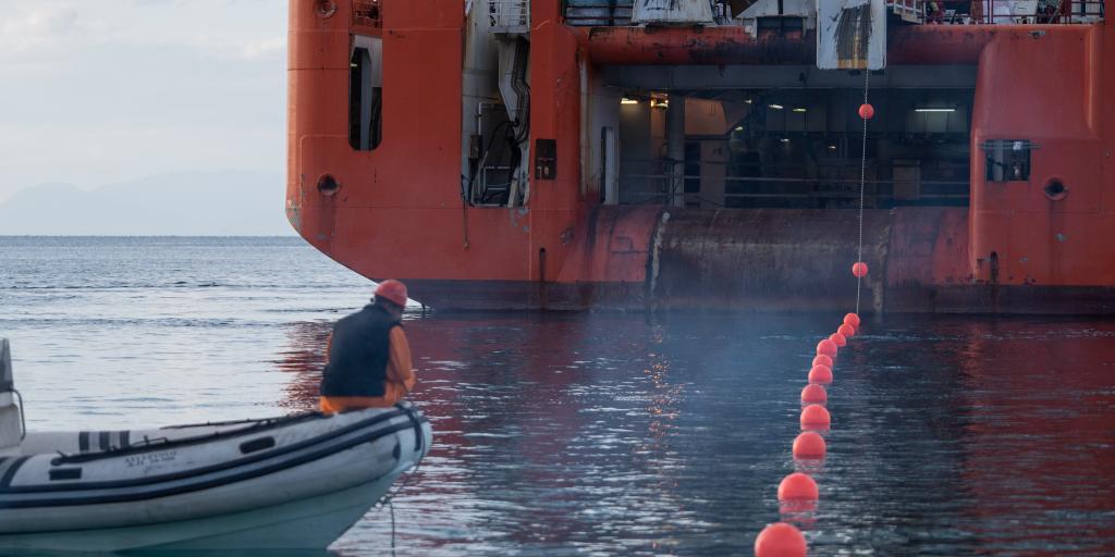 Ρίχνει δίχτυα και στις κυπριακές τηλεπικοινωνίες ο ΑΔΜΗΕ – Τι θα κάνει στο νησί