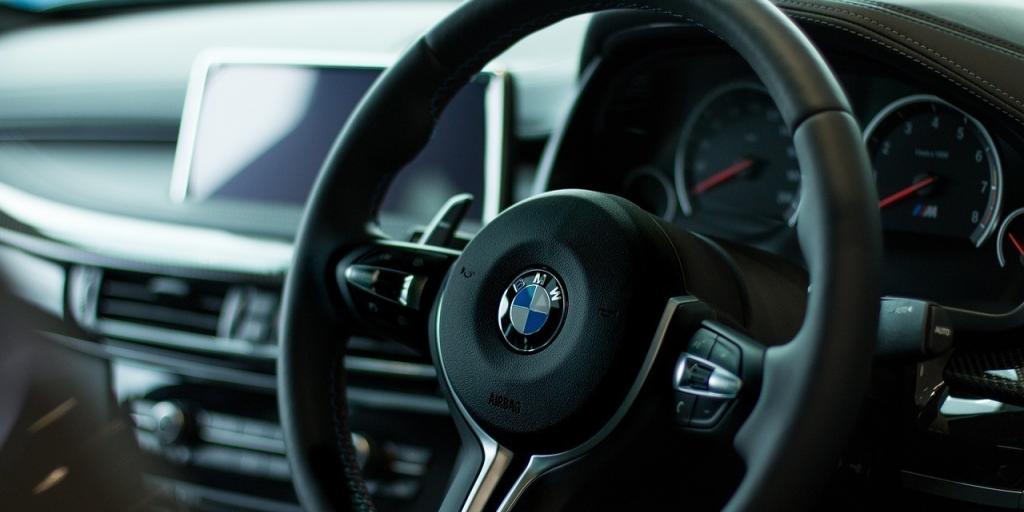 BMW: Βουτιά κατά 84% στα κέρδη το γ’ τρίμηνο – Πώς επηρεάζει ο Τραμπ