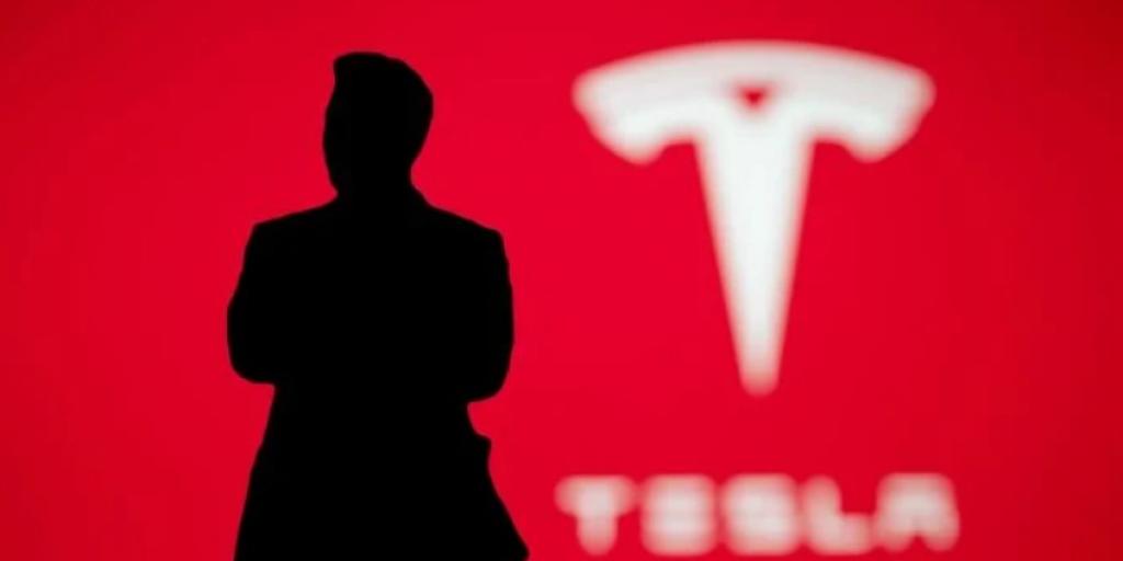 Tesla: Το νέο πλαίσιο Τραμπ για τα αυτοκινούμενα οχήματα οδηγεί σε ράλι τη μετοχή