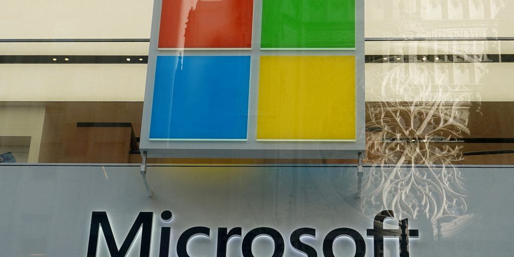 Microsoft: Παροτρύνει τον Τραμπ να «πιέσει πιο σκληρά» κατά των χάκερ Ρωσίας και Κίνας