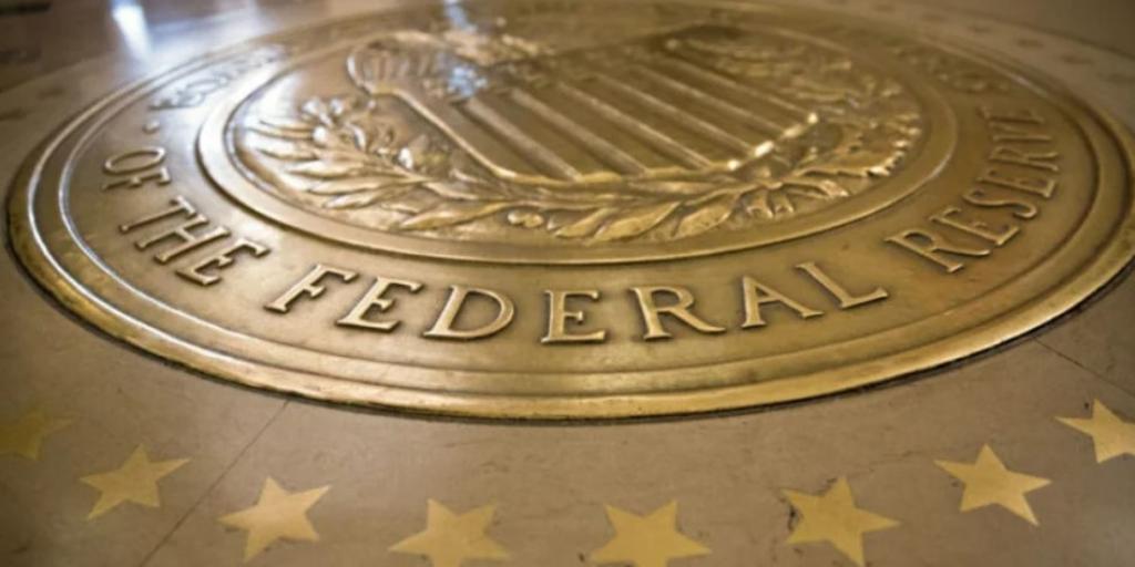 Fed: Επιστρέφει η επιφυλακτικότητα – Οι εκτιμήσεις για τον πληθωρισμό