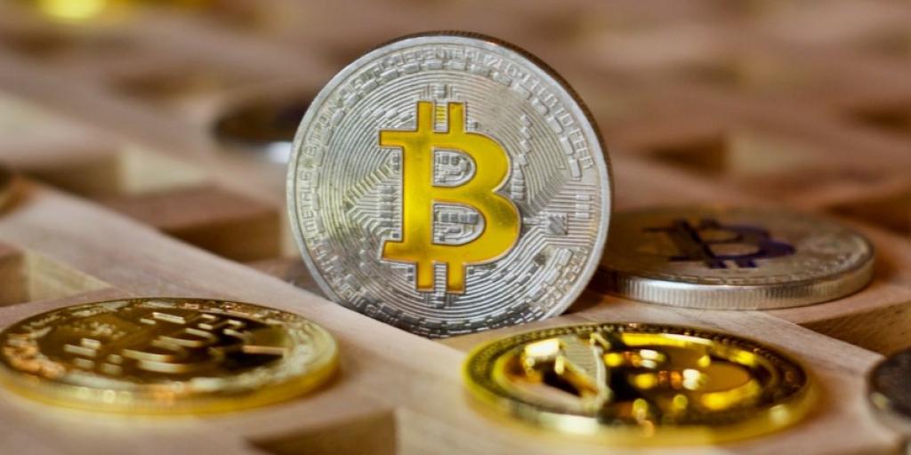 Bitcoin: Απώλειες 7% μετά την ιστορική άνοδο στα 0.000