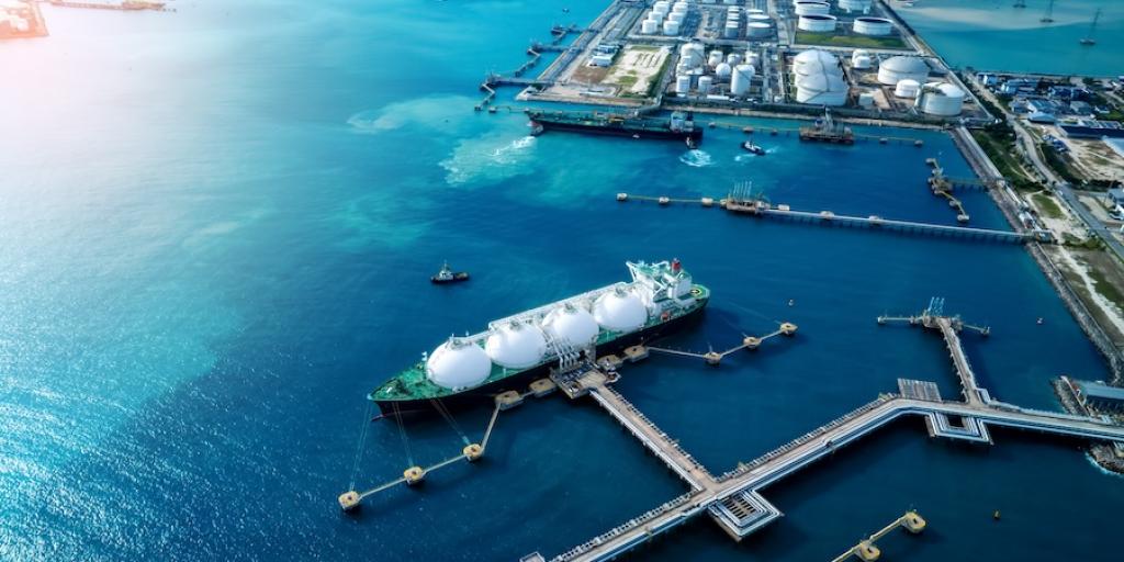 Παγκόσμιο κυνήγι για προμήθειες LNG πυροδοτεί η Ευρώπη