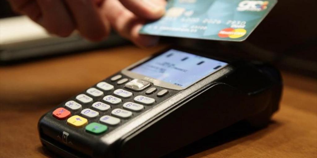 Οι Κύπριοι πληρώνουν 1,3 φορές πιο συχνά με κάρτες από τους υπόλοιπους Ευρωπαίους