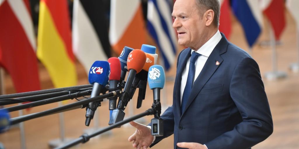 Τουσκ προς Ευρωπαίους: Αν η Ευρώπη θέλει να επιβιώσει, οφείλει να εξοπλισθεί Τουσκ προς Ευρωπαίους: Αν η Ευρώπη θέλει να επιβιώσει, οφείλει να εξοπλισθεί