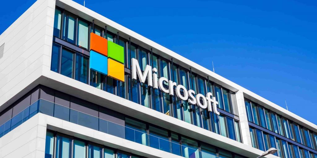Η Microsoft χάνει την ιδιότητα του αποκλειστικού παρόχου cloud του OpenAI