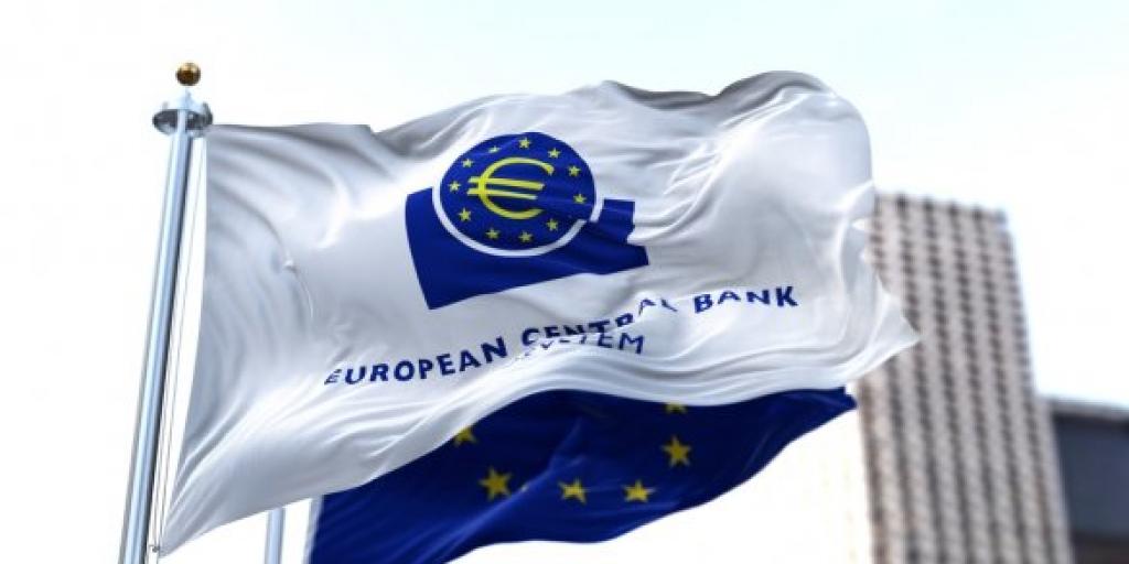 Με διαφορετικές ταχύτητες στη μείωση των επιτοκίων ΕΚΤ και Fed το 2025