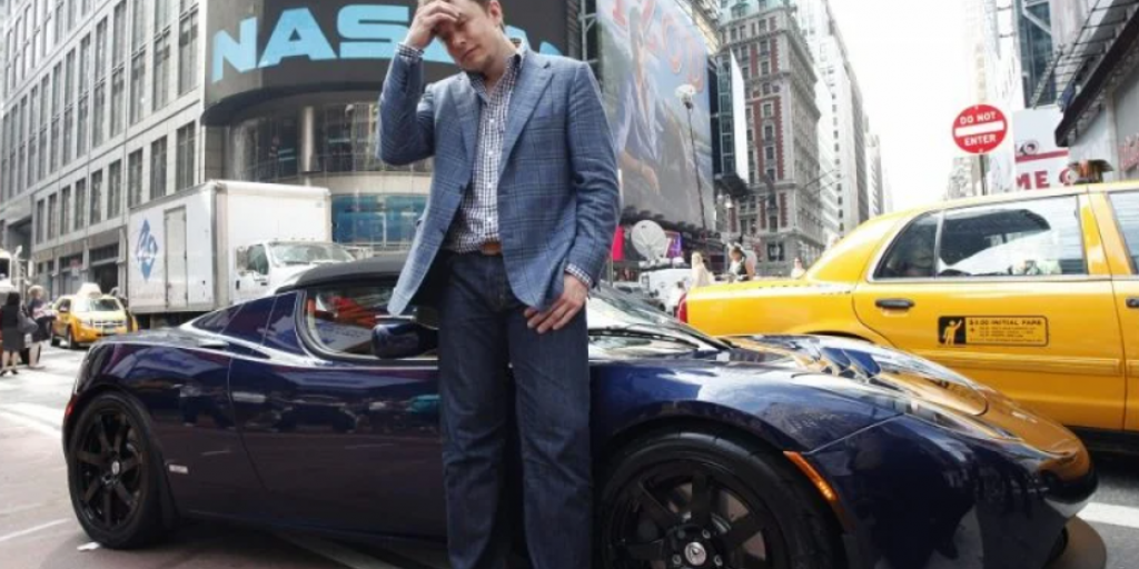 Tesla: Γιατί ο αδελφός του Ίλον Μασκ πούλησε μετοχές της