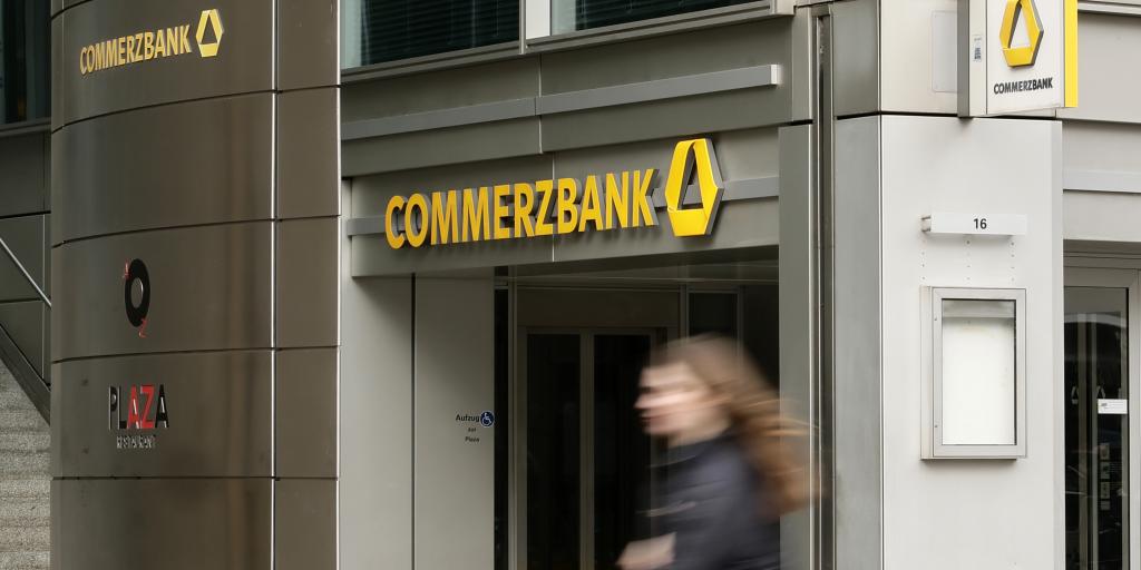 Το σχέδιο της Commerzbank για να αποθαρρύνει την UnitCredit