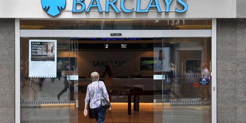 Barclays: Γιατί αυστηροποιεί τους κανόνες για την τηλεργασία