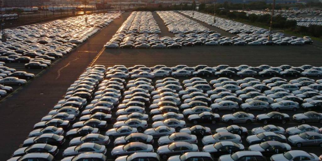 ΕΕ: Προτείνει νέα προθεσμία στις αυτοκινητοβιομηχανίες για τους στόχους CO2