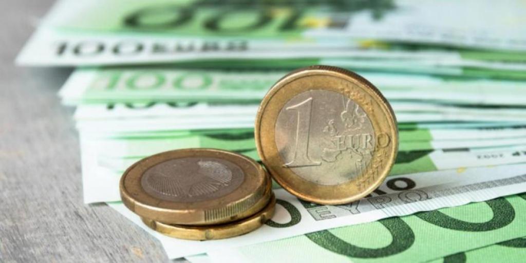 Έπεσαν τα επιτόκια, αλλά έπεσαν και τα δάνεια Έπεσαν τα επιτόκια, αλλά έπεσαν και τα δάνεια