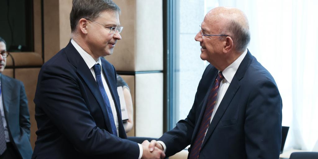 Μάκης Κεραυνός: Προτεραιότητα η μείωση της γραφειοκρατίας στην ΕΕ Μάκης Κεραυνός: Προτεραιότητα η μείωση της γραφειοκρατίας στην ΕΕ