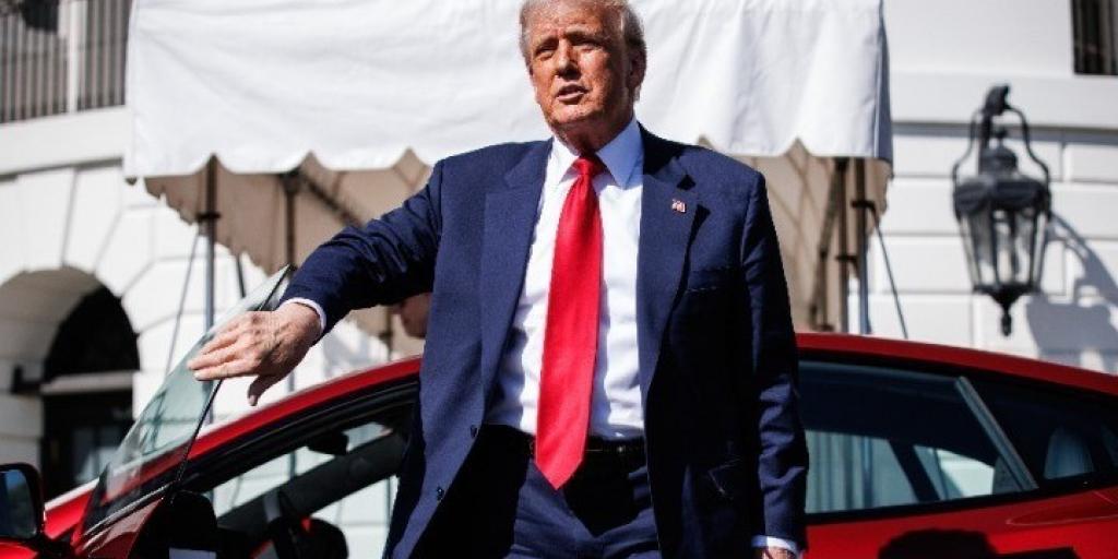Ο Τραμπ στηρίζει τον Μασκ: «Όσοι βανδαλίζουν Tesla θα περάσουν από την κόλαση» Ο Τραμπ στηρίζει τον Μασκ: «Όσοι βανδαλίζουν Tesla θα περάσουν από την κόλαση»