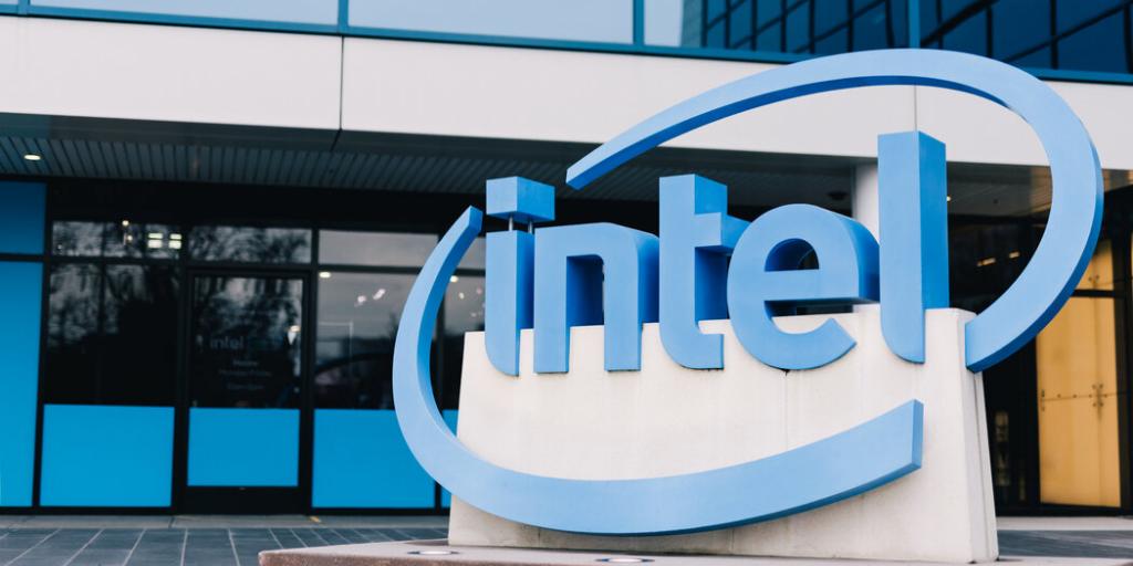 Intel: Ο νέος CEO πασχίζει να αποδείξει τι αξίζει εν μέσω ράλι ανόδου της μετοχής