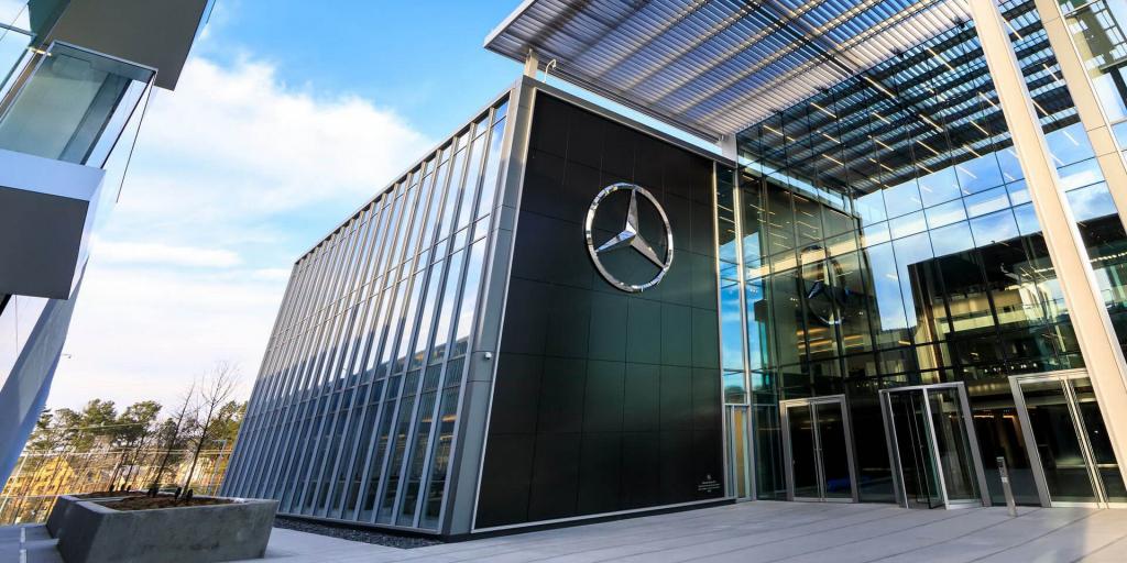Οι δασμοί Τραμπ «φρενάρουν» τη Mercedes – Εξετάζει να αποσύρει φθηνά μοντέλα από τις ΗΠΑ