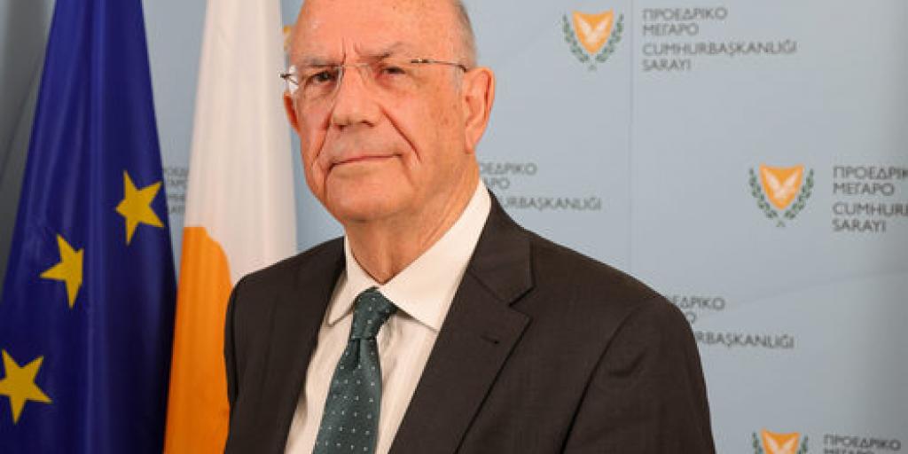 ΥΠΟΙΚ: Ξηλώνουν τους κανόνες του διεθνούς εμπορίου οι δασμοί Τραμπ – Πώς επηρεάζεται η Κύπρος