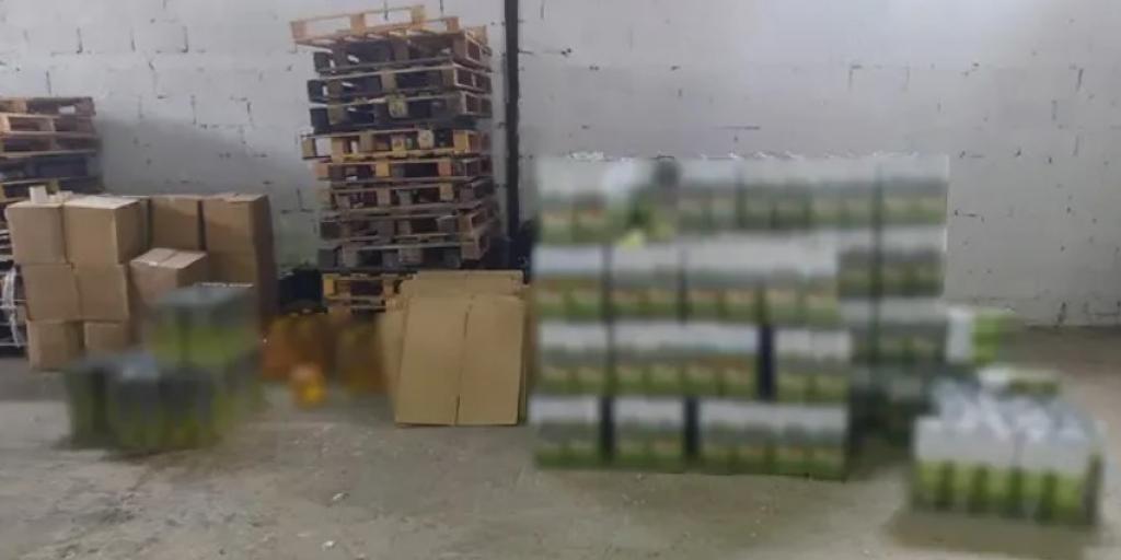 Διακινούσαν νοθευμένα έλαια ως εξαιρετικό παρθένο ελαιόλαδο σε Ελλάδα και εξωτερικό Διακινούσαν νοθευμένα έλαια ως εξαιρετικό παρθένο ελαιόλαδο σε Ελλάδα και εξωτερικό