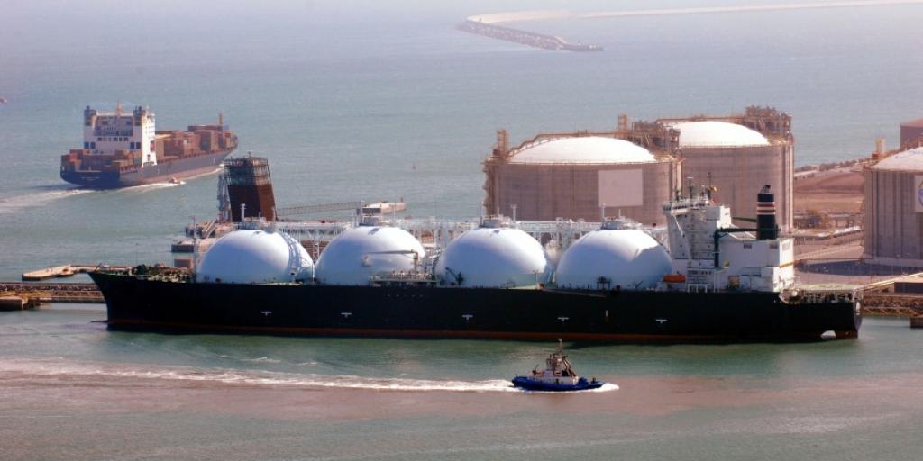 Στρώνοντας το δρόμο για το αμερικανικό LNG – Αλλάζουν οι κανόνες για τις εκπομπές μεθανίου στην ΕΕ;